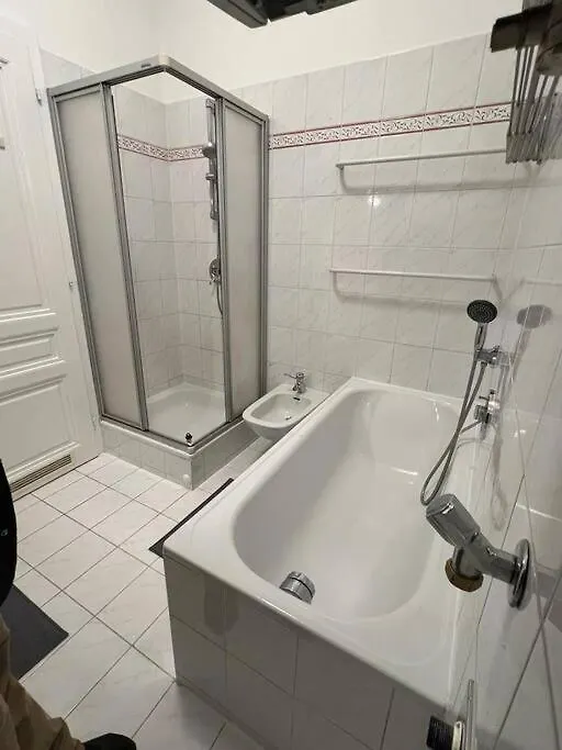 Stylish Apartment - Free Parking & Netflix ウィーン